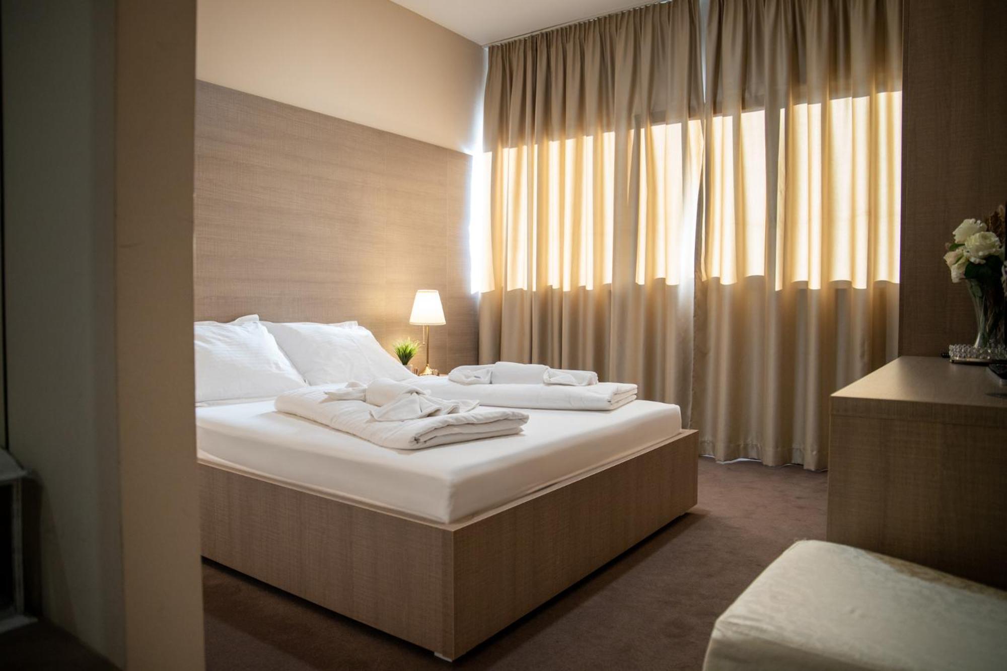 Hotel Narenta Metković Esterno foto