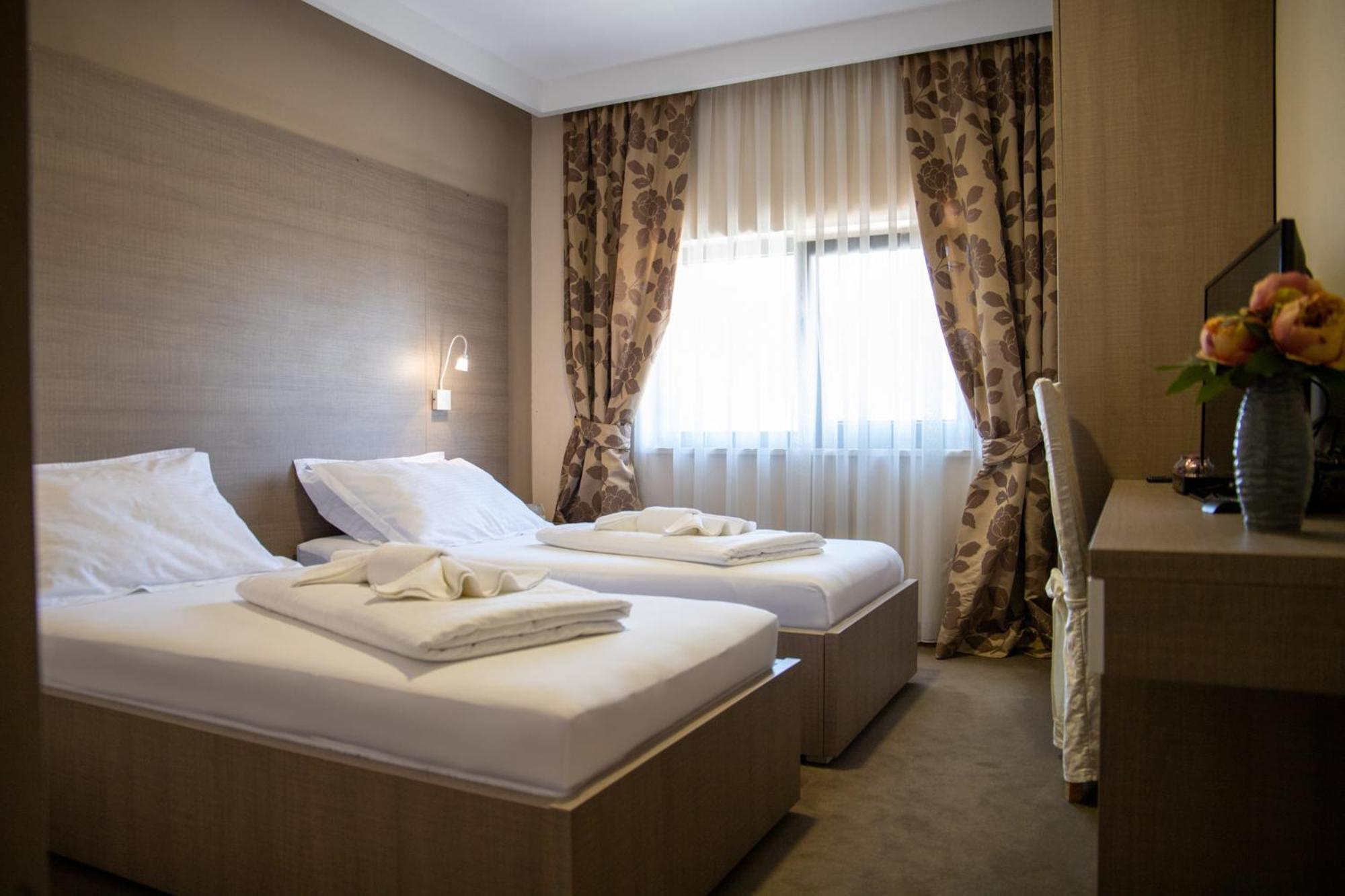 Hotel Narenta Metković Esterno foto
