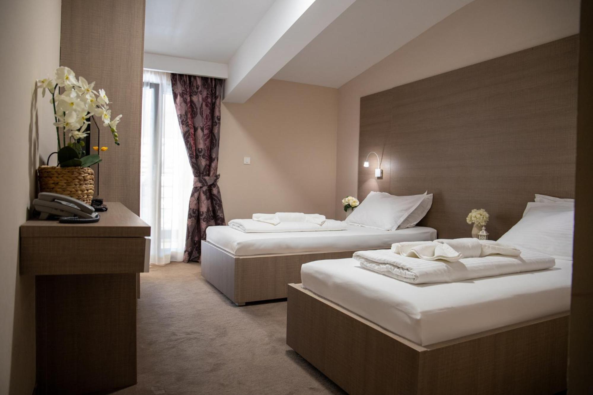 Hotel Narenta Metković Esterno foto