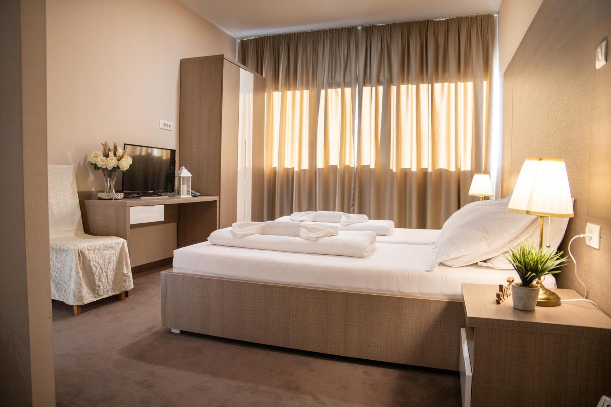 Hotel Narenta Metković Esterno foto